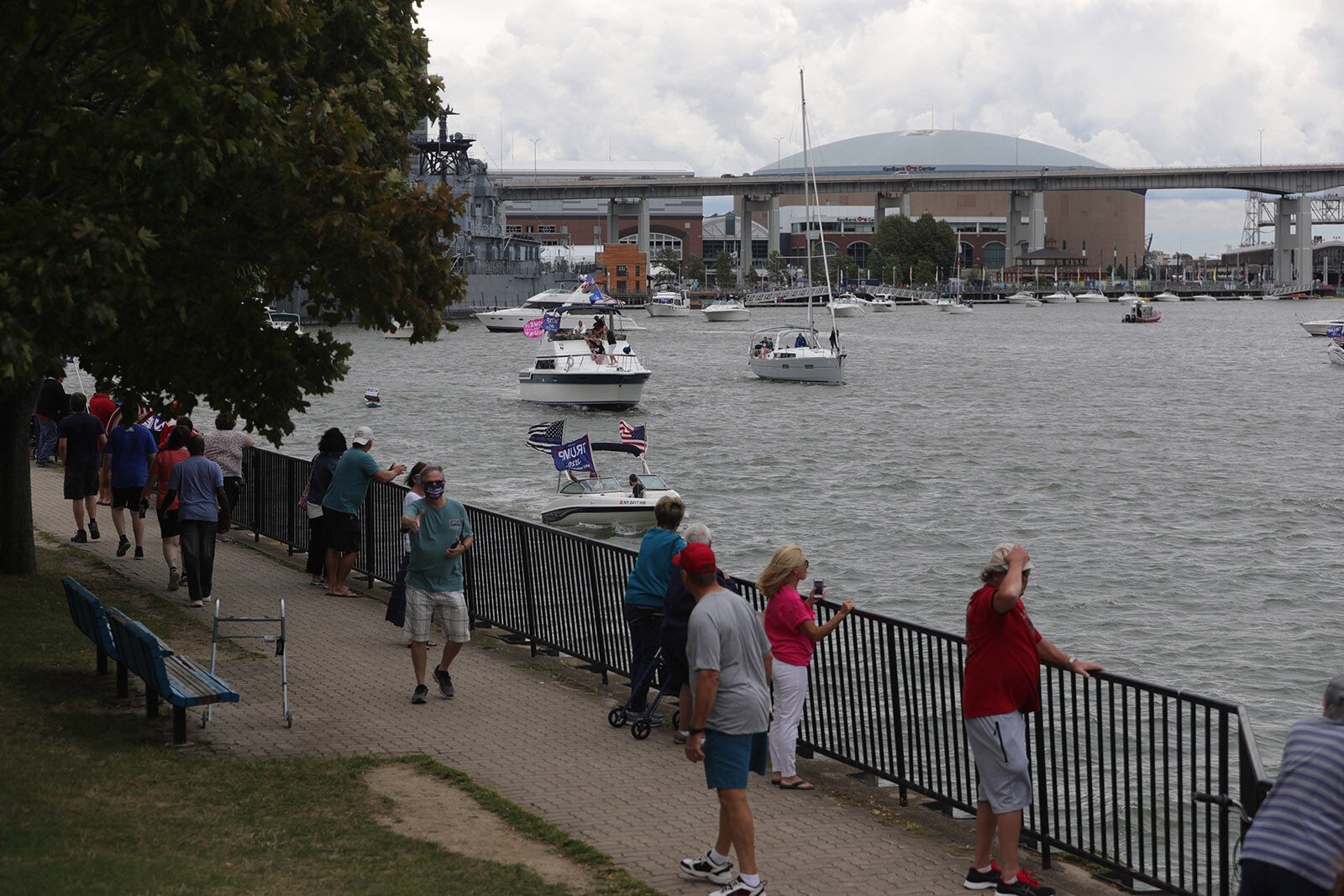Bikers and boaters parade for President Trump